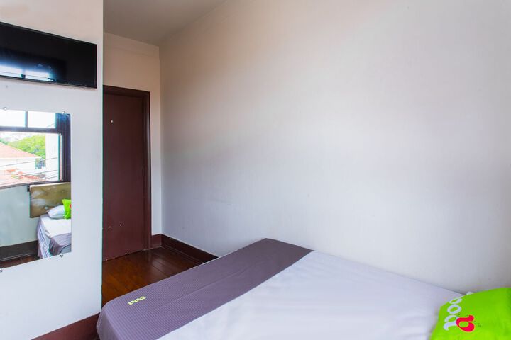 Room 73 of 123