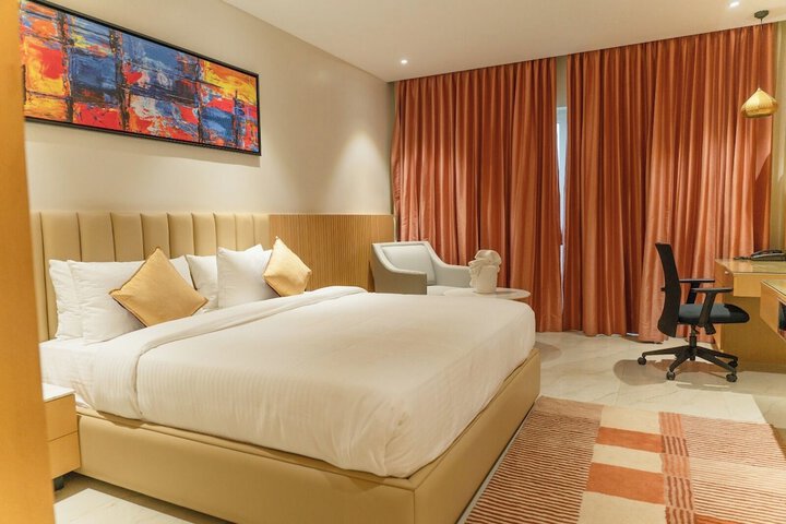 Room 2 of 41