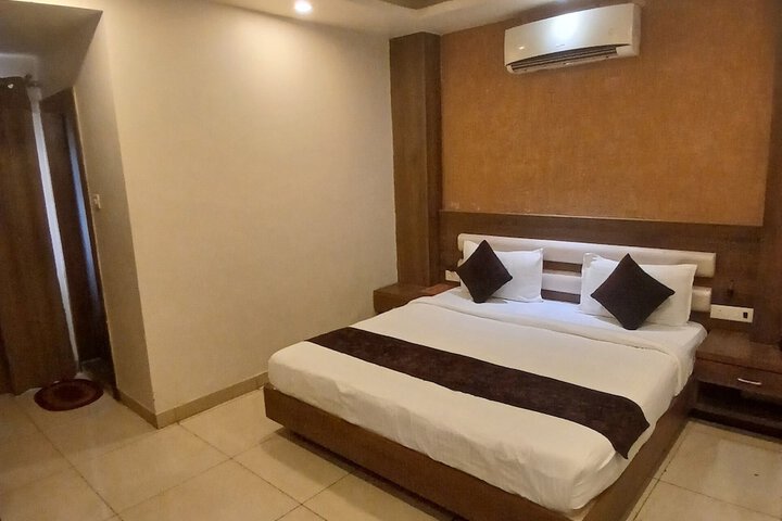 Room 37 of 64