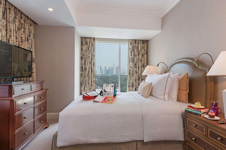 Room 15 of 87