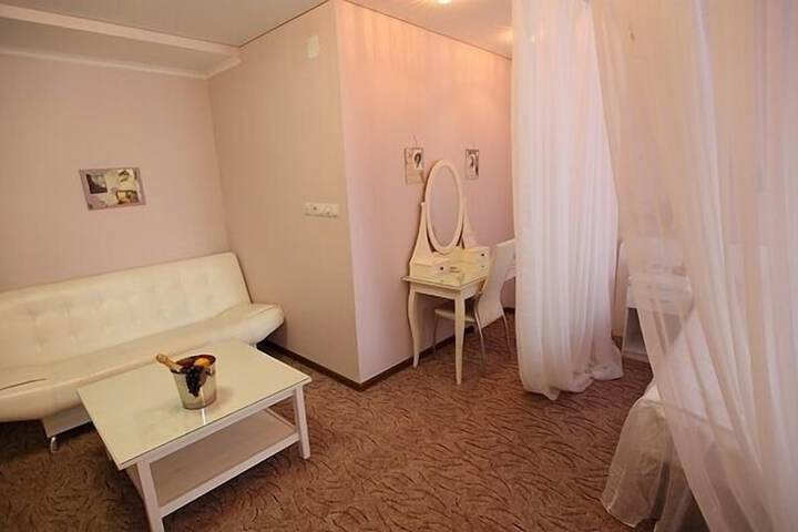 Room 54 of 93