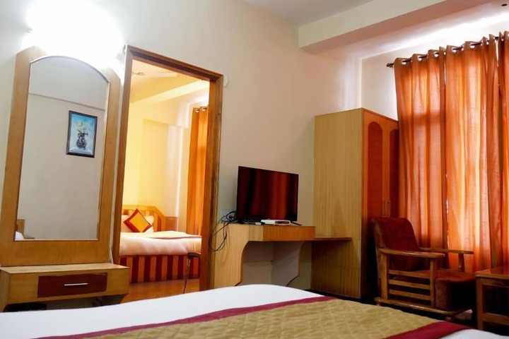 Room 2 of 48