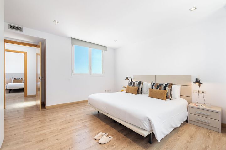 Room 4 of 43