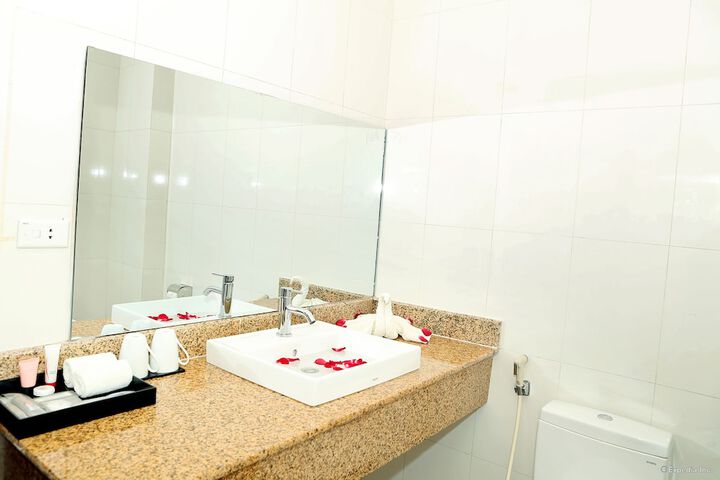 Room 20 of 99