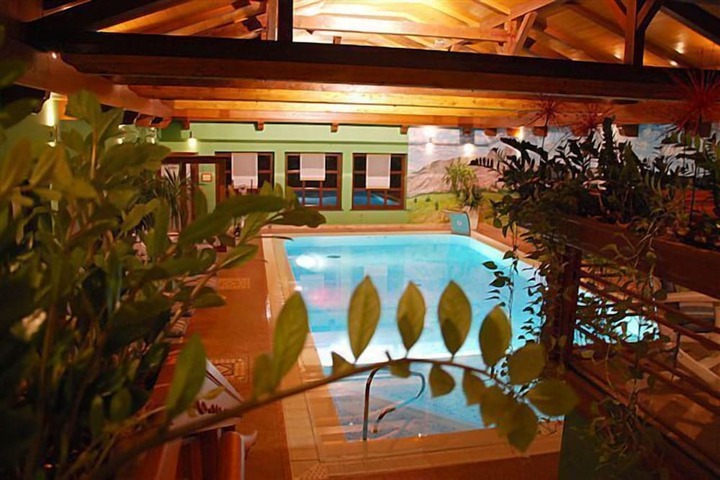 Pool 19 of 74