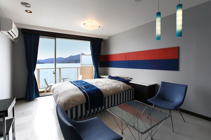 Room 3 of 13