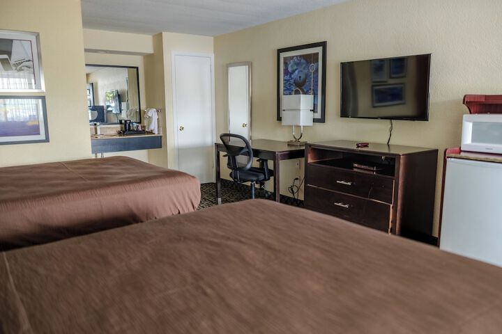 Room 25 of 60