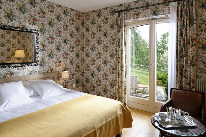 Room 4 of 32