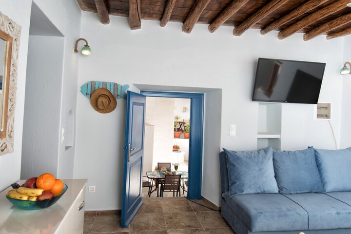 Room 4 of 18