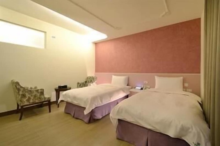 Room 16 of 28