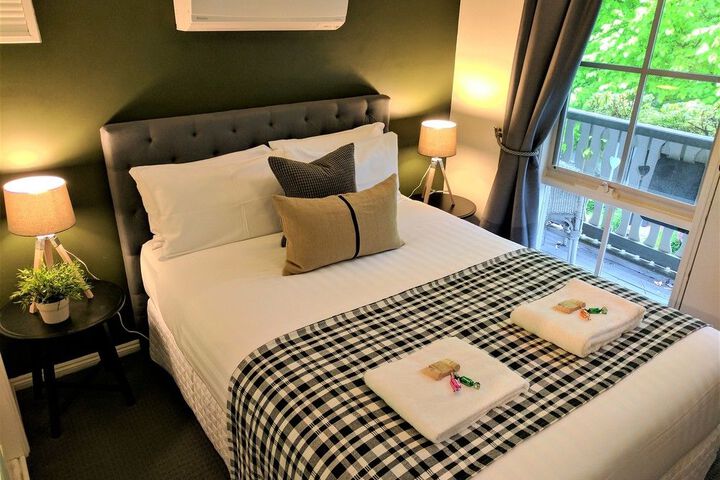 Room 4 of 91