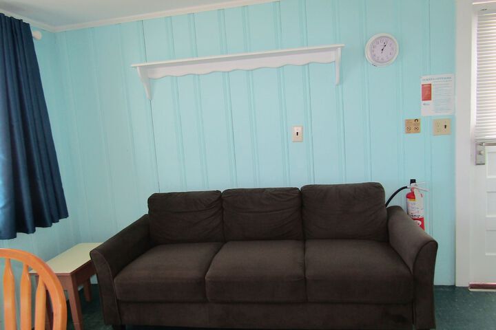Room 151 of 219