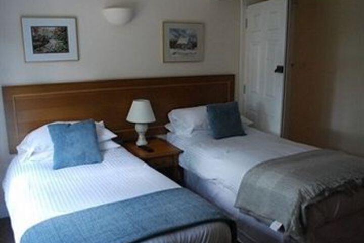 Room 7 of 14
