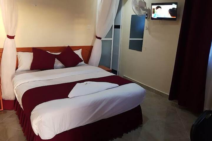 Room 12 of 63
