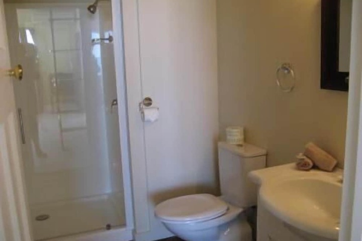 Room 16 of 19
