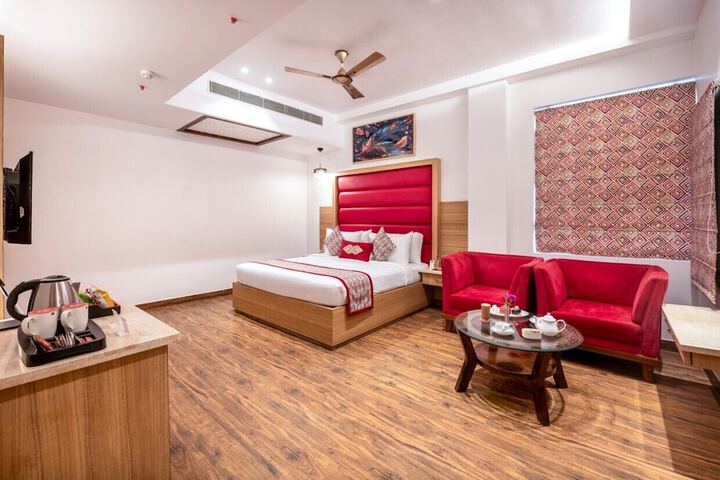 Room 14 of 36