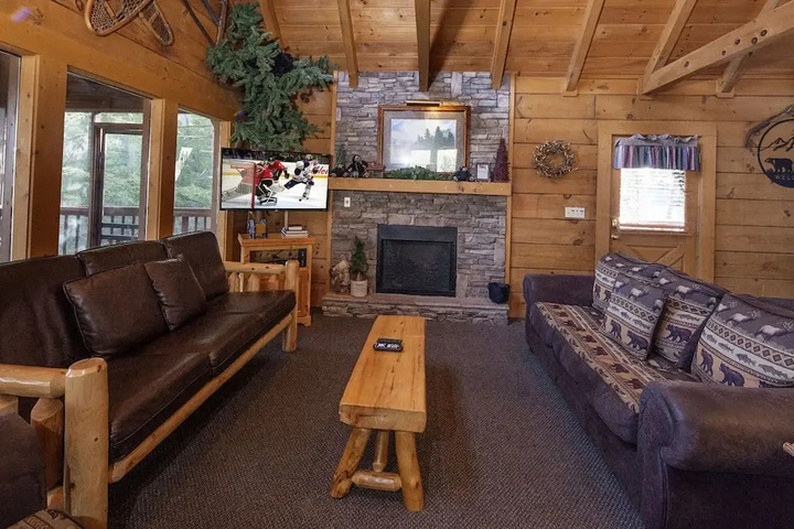 Image of Hibernation Hideaway by Eagles Ridge Resort