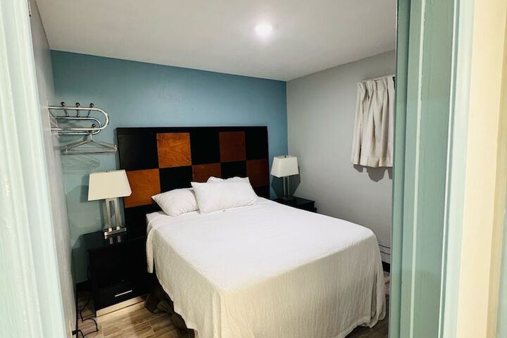 Room 5 of 13