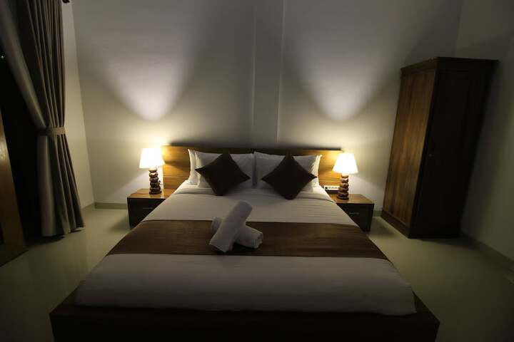 Room 3 of 34