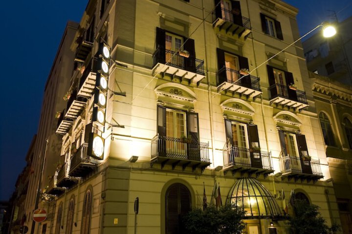 Hotel 52 of 54