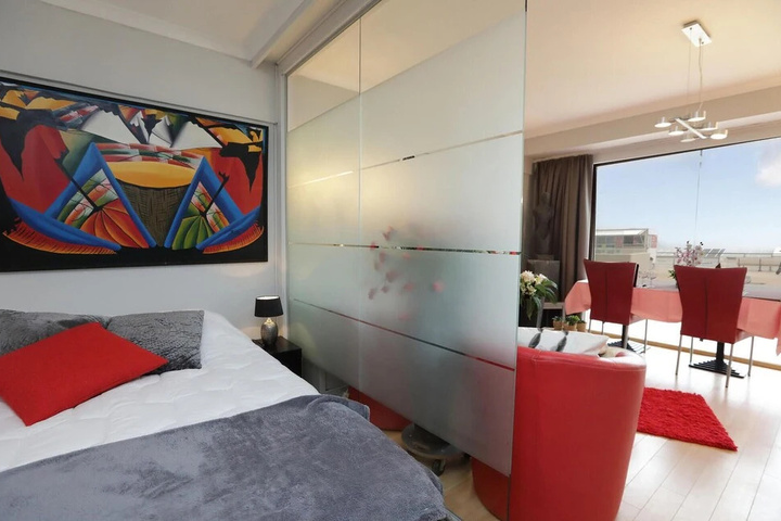 Room 3 of 12
