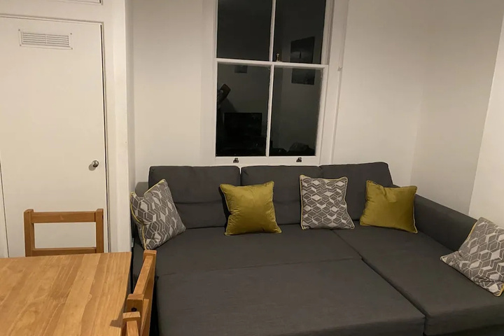 Room 3 of 9