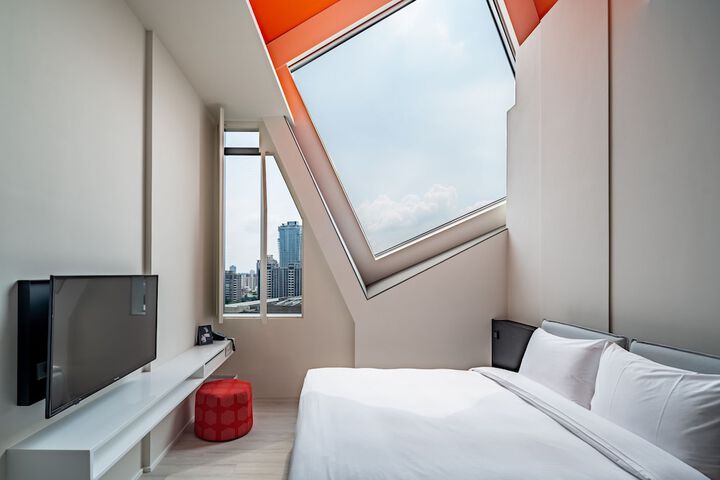 Room 42 of 83