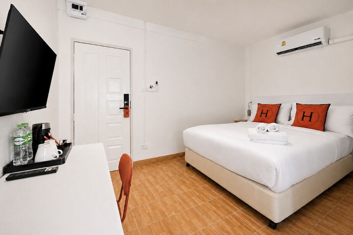 Room 37 of 65