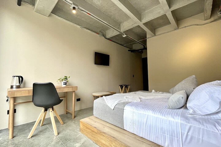 Room 104 of 188
