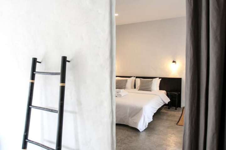 Room 9 of 60