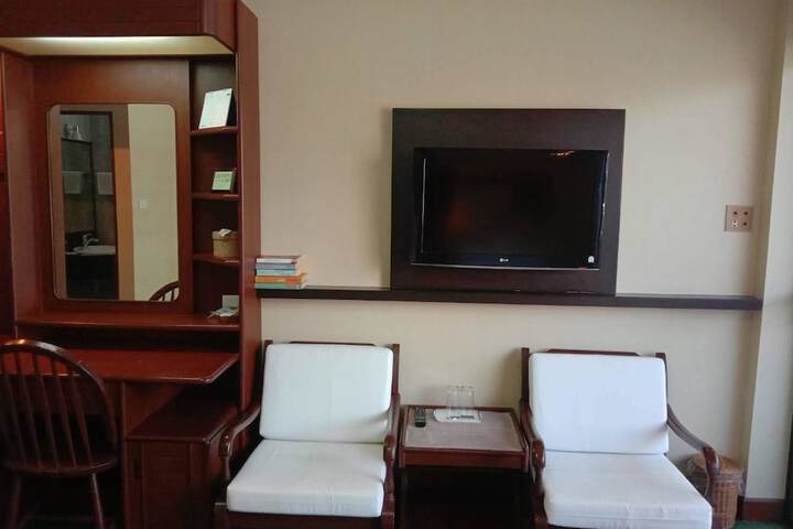 Room 12 of 35