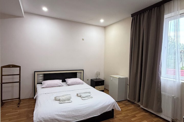 Room 17 of 34
