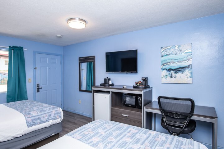 2 Double Beds (10 of 26)