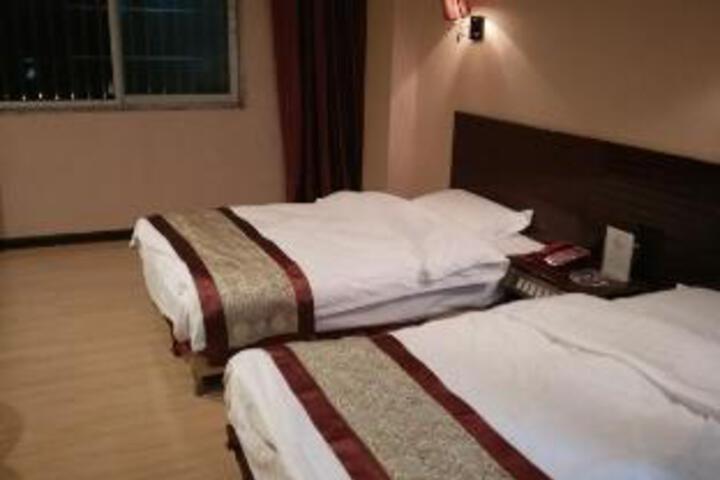 Room 12 of 14