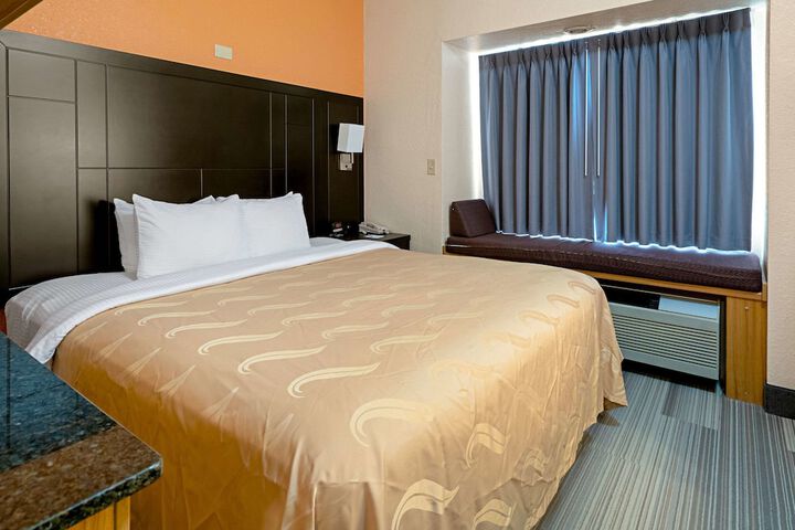 1 King Bed Efficiency Suite (2 of 5)
