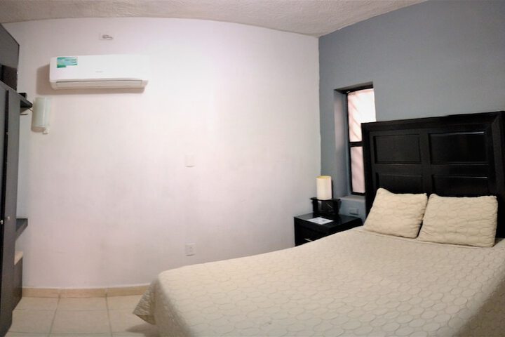 Room 12 of 37