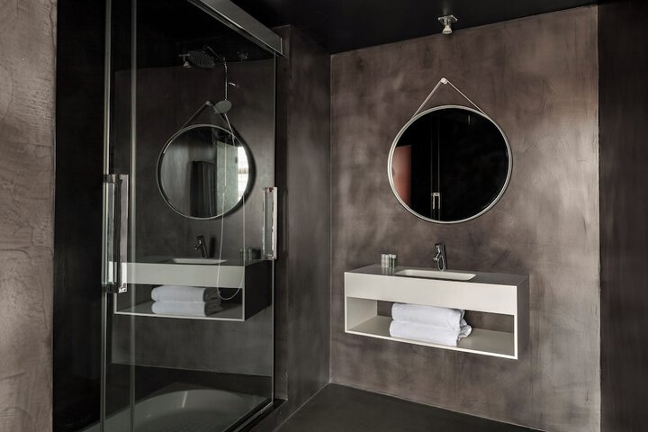 Bathroom Interior Photo