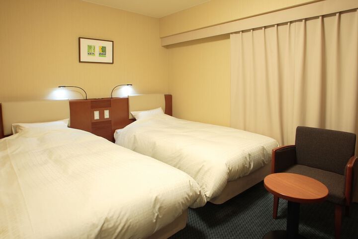 Room 4 of 36
