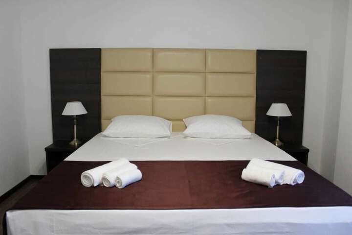 Room 4 of 47