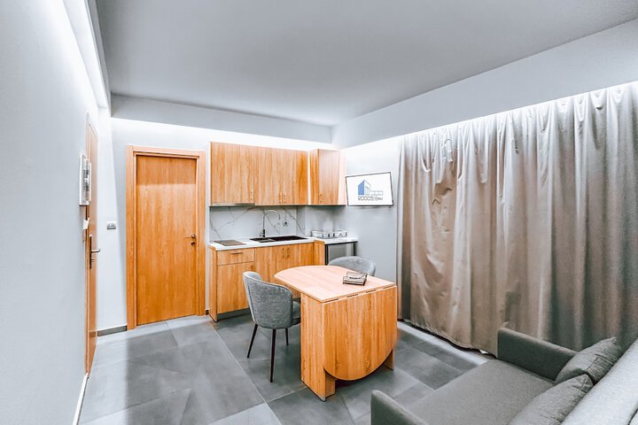 Room 12 of 28