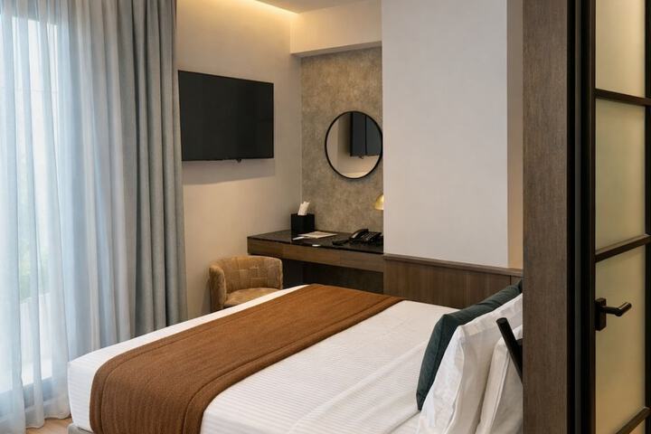 Room 28 of 41