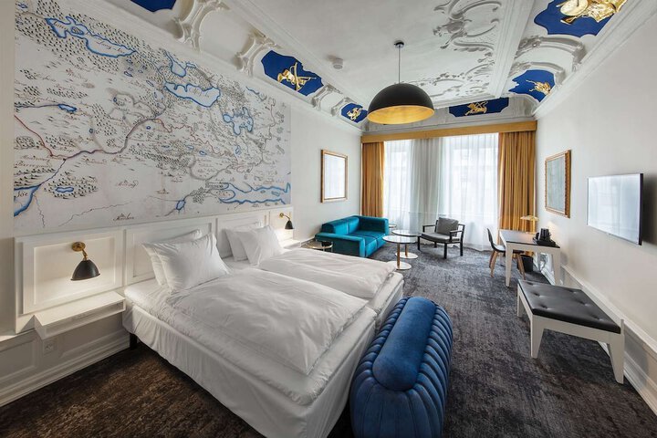 Room 28 of 64