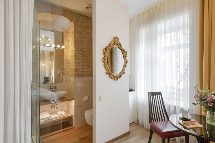 guest_rooms