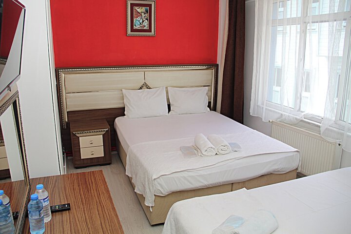 Room 5 of 18