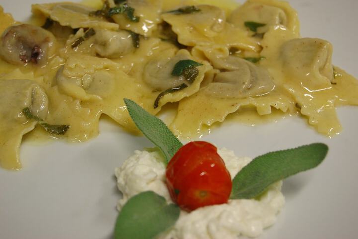 Dining 44 of 76