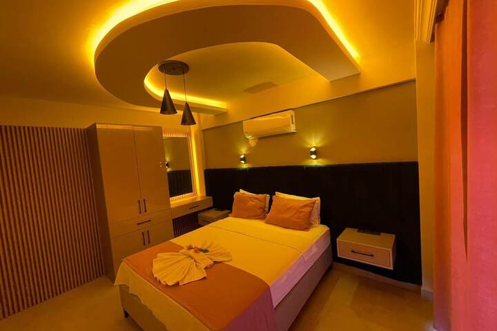Room 5 of 19