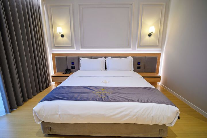 Room 30 of 53