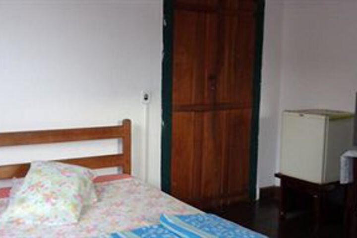 Room 11 of 19