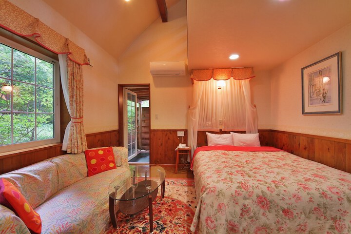 Room 4 of 36