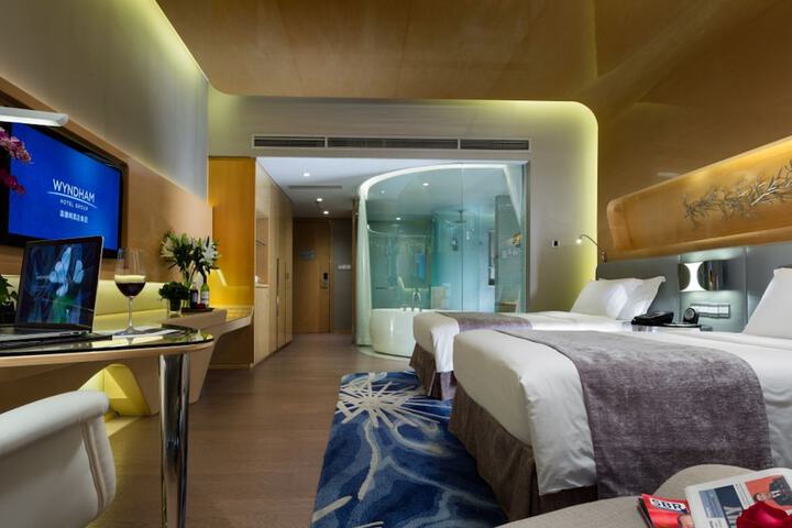 Room 15 of 91